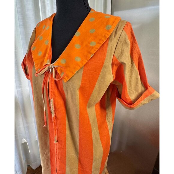 Vintage 1970s duster, orange, tan stripes & polka dots housecoat, short sleeves - Picture 2 of 9